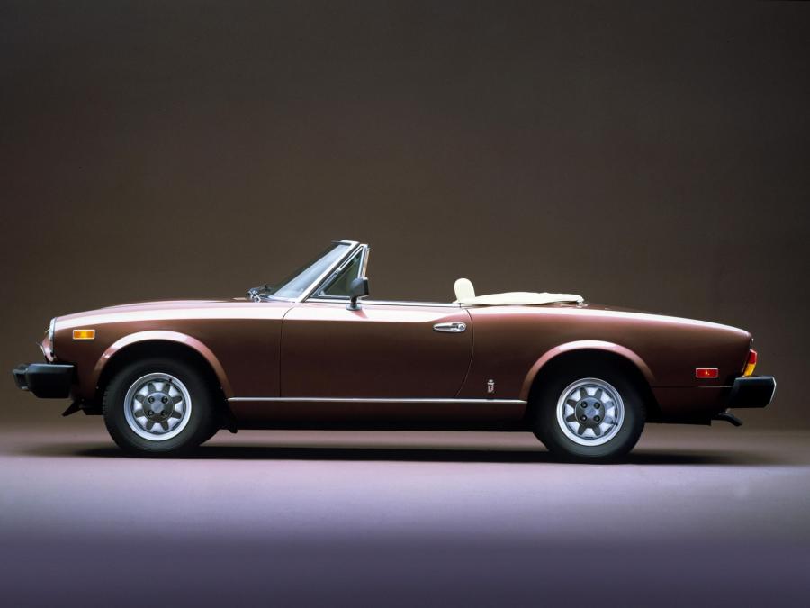 Fiat Spider 2000 1979 года  (фото 4 из 8)